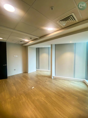 Amplia Oficina En Arriendo 360 M² Con Opción De Subdivisión