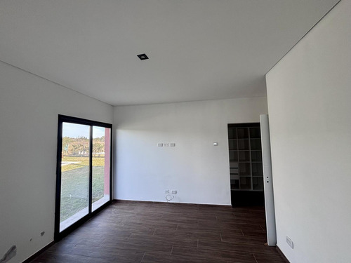 Casa En Venta San Sebastian Area 13