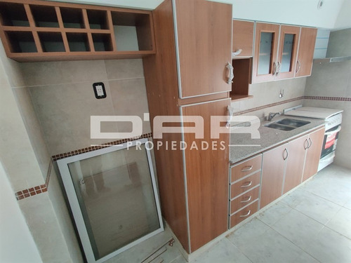 Imagen 2 de 11 de Ph 2 Ambientes Con Patio - Moliere 300