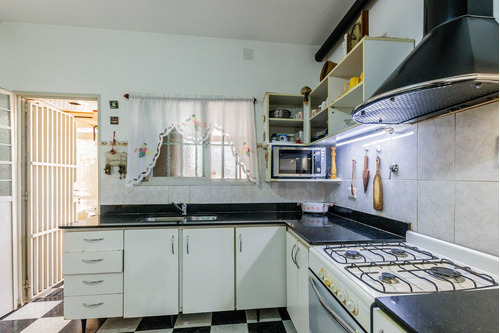 Casa . Dúplex . 4 Ambientes . Patio . Cochera . Apto Credito . Permuta . Ramos Mejia