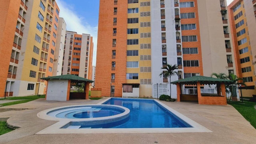 Imagen 2 de 10 de Apartamento En Alquiler Residencias Doral Country Club Sector El Rincón 166419