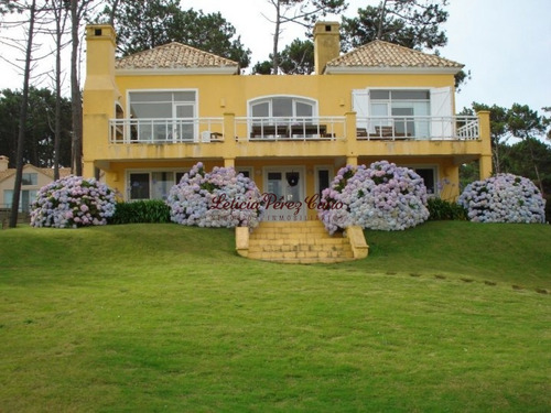 Imagen 1 de 14 de Venta Casa En Laguna Blanca, Manantiales 4 Dormitorios