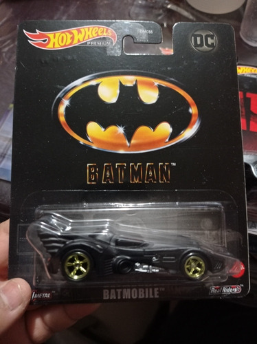 Hot Wheels 2023 Premium Batman Begins Batimovil Negro 