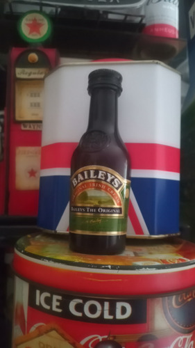 Botellita Miniatura Vintage Bailey Irlanda  // Belgrano