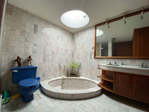 Casa En Venta, Lomas De La Hacienda, 3 Recámaras.