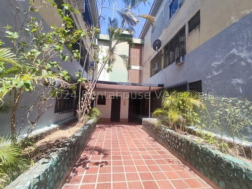 Apartamento En Venta En Colinas De Guaparo Valencia Carabobo 2422883 P