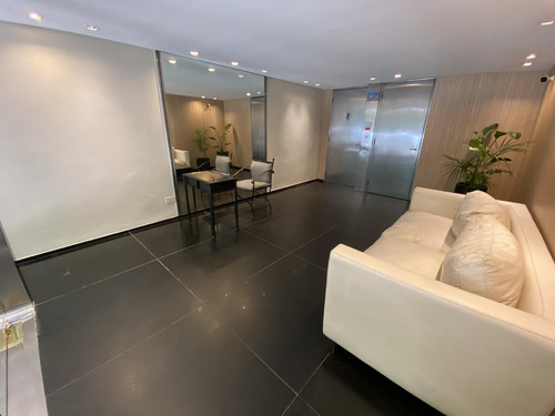 Venta Departamento De 4 Ambientes Con Dependencia En Palermo, Las Cañitas
