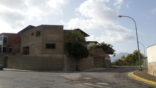 Los Naranjos Del Cafetal Calle Privada Vigilancia 577mts Tanque 52.000lts Lista Para Acabados Jardín 6h/6b/6 Puestos Oportunidad!