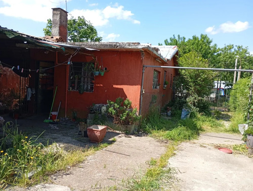 Se Venden 2 Casas En Lezica Mismo Padrón