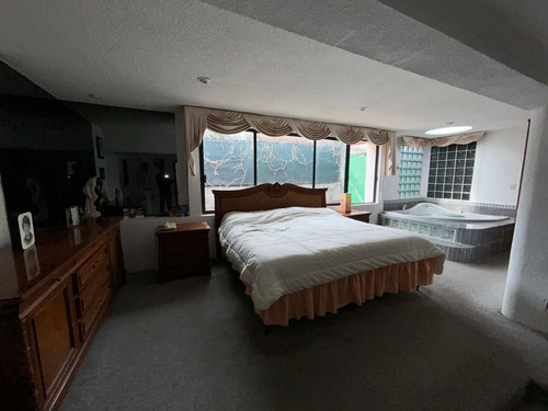 Casa En Venta En Lomas De Valle Escondido