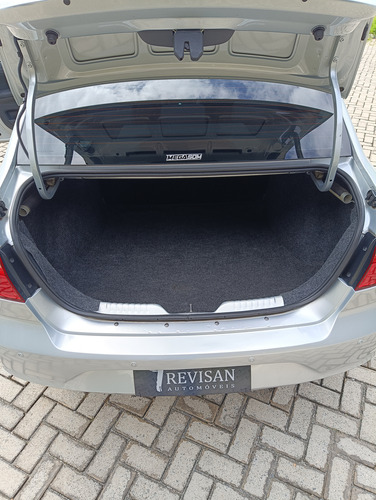 Volkswagen Voyage 1.6 16v Msi Aut. 4p