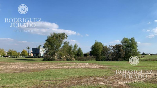 Terreno - El Canton Lote  Al Golf Próximo A La Entrada