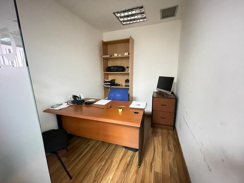 Imagen 8 de 15 de Alquiler De Oficina Corporativa En Valencia, En La Torre Movilnet. (atof-37) Y.l.