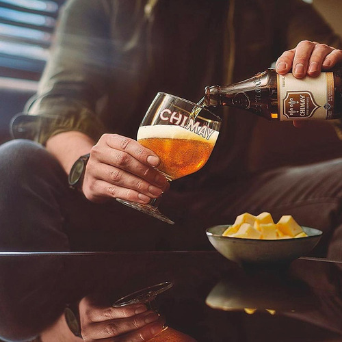 Imagem 2 de 3 de Cerveja Chimay Triple Ale White Trapista Belga 330 Ml