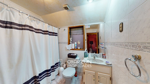 Casa Con Amplios Espacios, 5 Dormitorios, Terreno De 300 M2