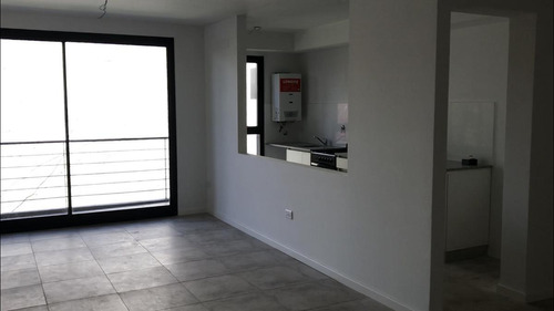 Departamento En Venta San Isidro, La Calabria, 2 Dormitorios  Y Cochera Cubierta