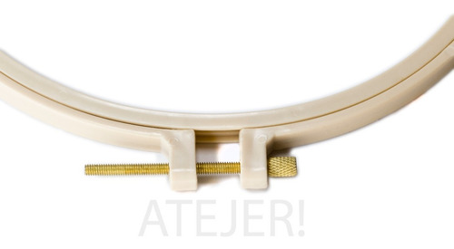 Imagen 2 de 6 de Bastidor De Plástico Para Bordar Marca Cbx 24cm