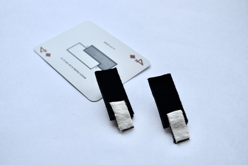 Imagen 3 de 4 de Aros Negro Y Blanco De Cuero Y Acero, Estilo Minimalista