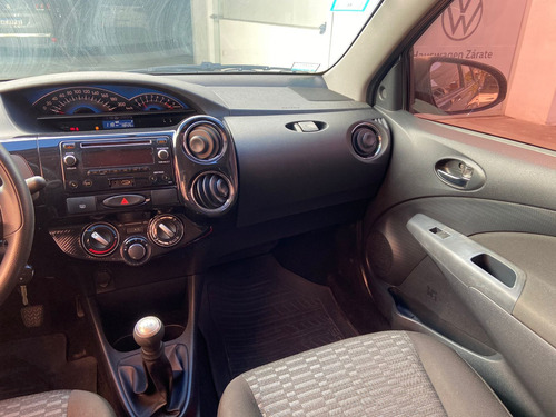 Toyota Etios 1.5 Sedan Xs