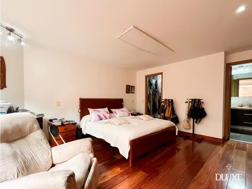 Vendo, Apartamento En La Carolina, 4 Habitaciones Para Inversión