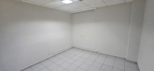 Oficina De 120m2 Por Av De Las Fuente En Lomas De Tecamachalco