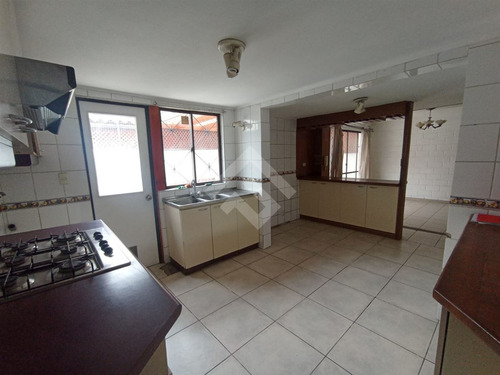 Casa En Venta De 3 Dorm. 2 Baños Portal Oeste En Cerrillos