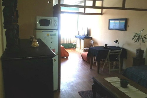 18 De Julio Y Yaguarón, Excelente Ubicación, Wifi, A/c, Para Hasta 4 Personas!