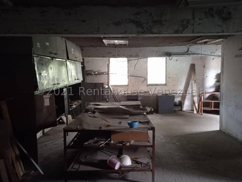 Imagen 3 de 15 de Ramiro E. Ruiz Vende Edificio En El Cementerio Mls #22-11071
