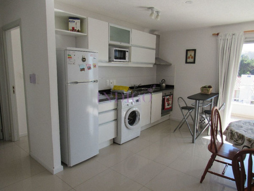 Imagen 7 de 17 de Departamento En Venta Y Venta A Mts De Avenida Roosevelt.