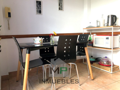 Imagen 3 de 12 de Ph Al Frente Con Patio- Impecable Estado