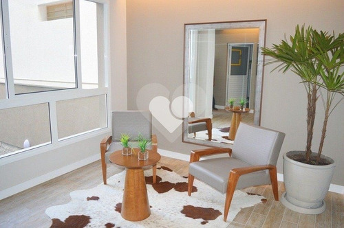 Apartamento 2 Dormitórios, 1 Suíte E Vaga Coberta. - 28-im437989