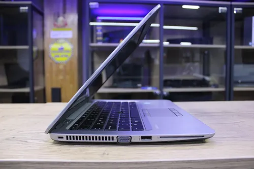 Laptop Hp I7 Ddr4 8gb Ssd 240gb Fhd Windows 11 (Reacondicionado)