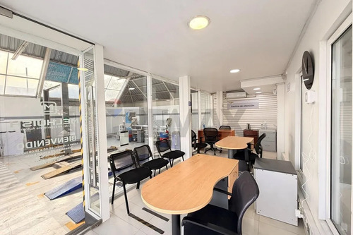 Exclusiva Propiedad Comercial En Venta