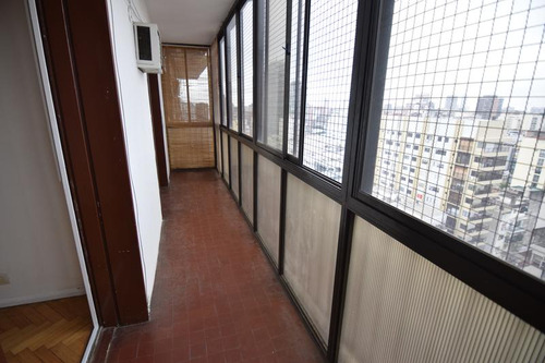 Hermoso 3 Ambientes Con Balcón Al Frente - Muy Luminoso - Vista Abierta - Excelente Ubicación -