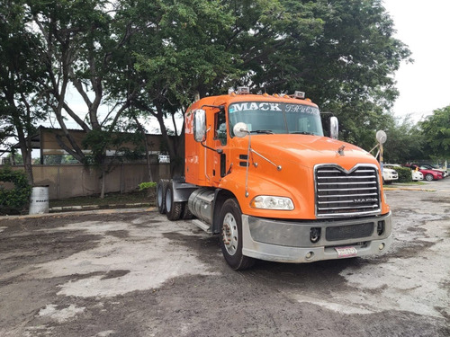 Imagen 6 de 9 de Tractocamion Mack Pinnacle