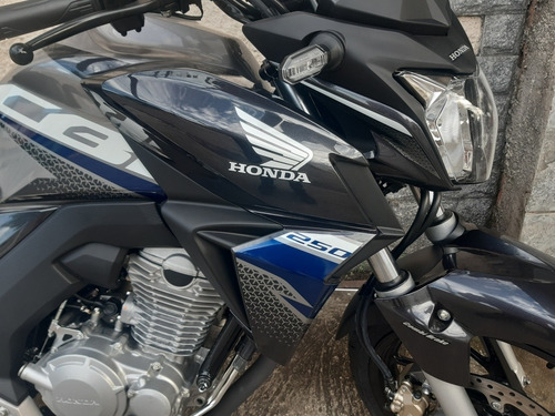 Imagem 3 de 11 de Honda Twister