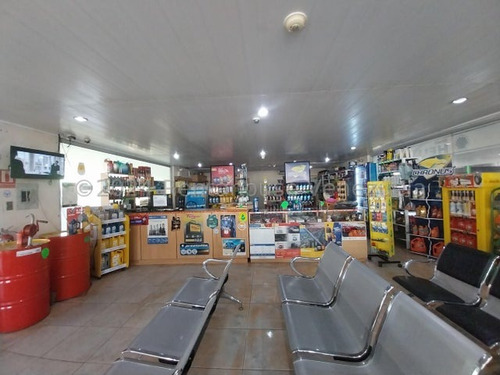 Maria Elena Latouche Te Ofrece En Venta Imponente Propiedad Comercial. En Una De Las Mejores Zonas. Si Desea Invertir, No Busque Mas Esta Es La Propiedad . Visitela. Mels 24-22435