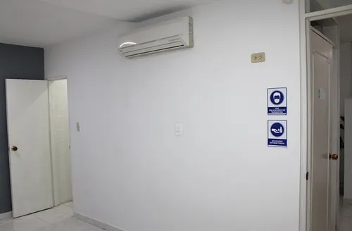 Cómodo Consultorio Con A/a En Centro Médico