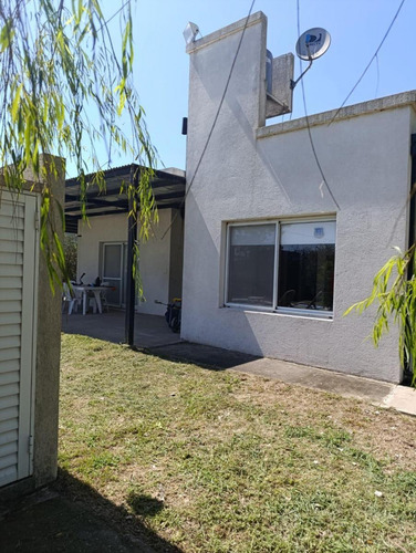 Casa En Venta - 2 Dormitorios 1 Baño - Oliveros