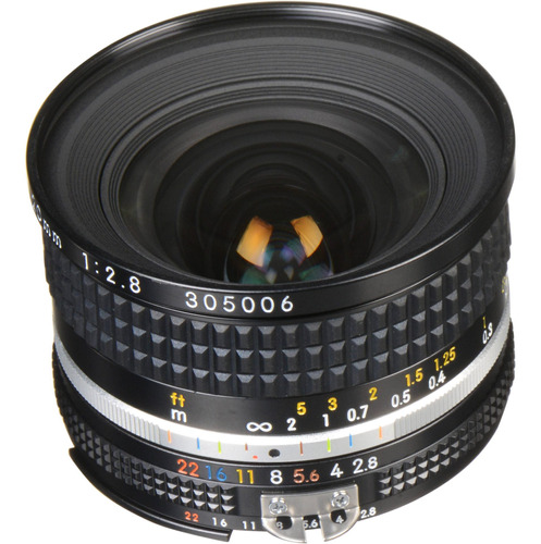 Nikon Nikkor 20mm F/2.8 Lente