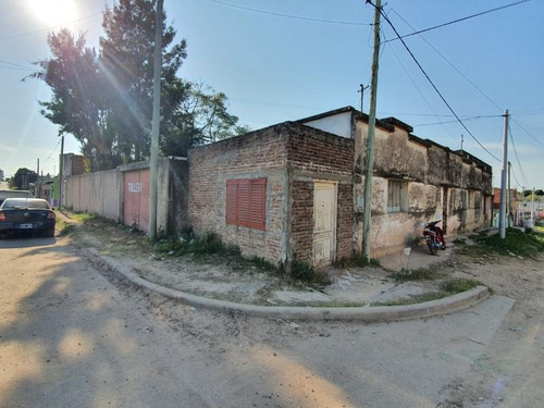 Imagen 3 de 24 de Casa A Refaccionar En Esquina En 3 De Febrero Y Viamonte, Oportunidad !