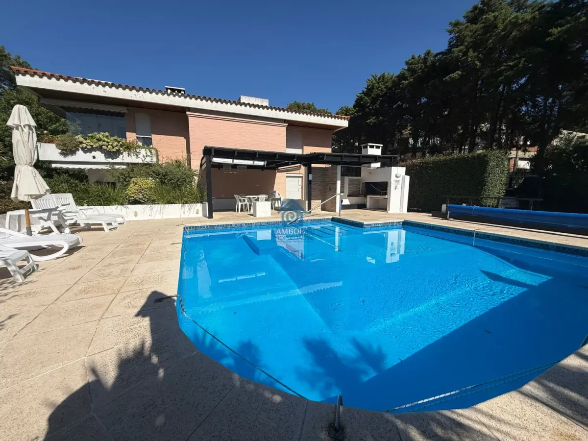 Hermoso Departamento Tipo Casa En Alquiler Anual Mansa A Pasos De La Playa · Foto 2