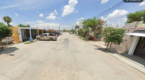 Sk14-casa En Remate Bancario En Los Toboganes, 88177 Nuevo Laredo, Tamps.