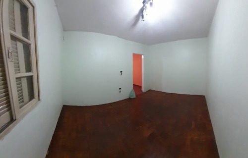 Vendo 4 Quartos,3 Banheiros,3 Cozinha,2 Salas,1 Garagem,