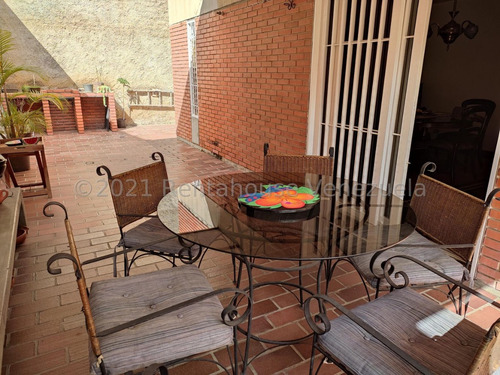 Casa En Venta, Urb. Los Naranjos Del Cafetal
