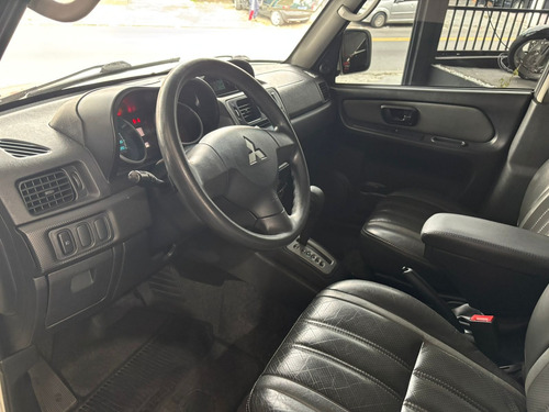 Mitsubishi Pajero TR4 2.0 4x2 Flex Aut. 5p