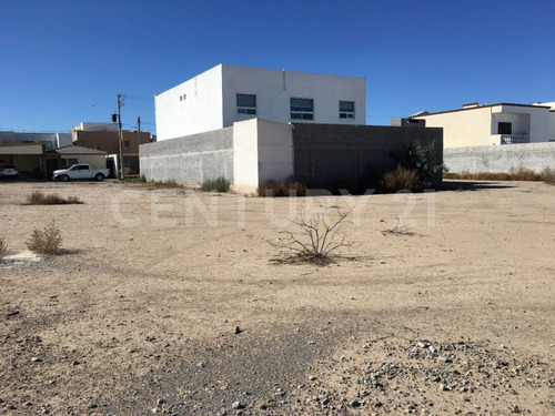 Terreno En Venta En Residencial San José Al Norte De Saltillo.