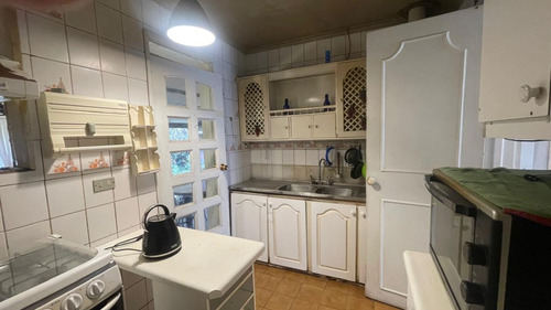 Linda Casa 4d2b, Excelente Sector, Cercana Comercios Y Serv