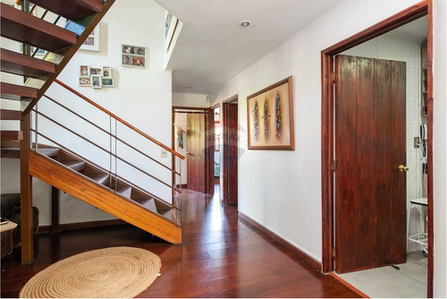 Casa 7d - 4b Calle Irlanda En Las Condes.