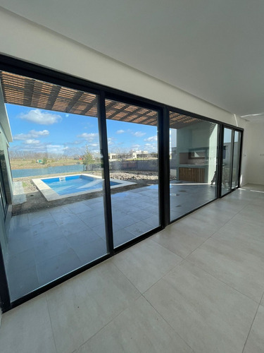 Casa En Venta Barrio San Sebastián - Barrio Privado Zona Norte - Entrega Inmediata - Dueño Directo Sin Comisión.